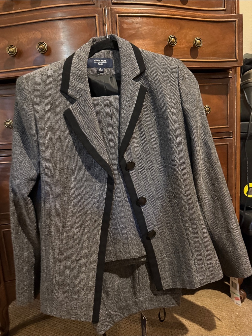 Jones Wear Gray Suit Jacket with Black Trim